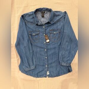 Wrangler Blue Button Down Shirt NWT